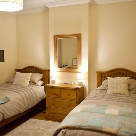 Newly Refurbed Home With Free Parking Edinburgh Luaran gambar